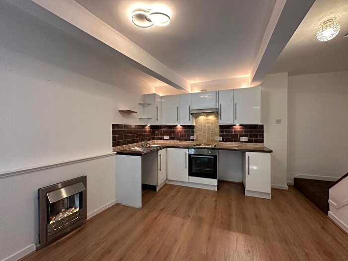 1 Bedroom House To Rent In King Street, Waterfoot, BB4