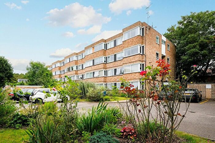 Block Of Flats To Rent In Queenswood Gardens, London, E11