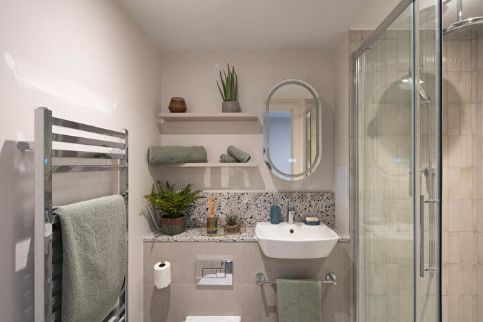 Studio To Rent In Clarence Street, Kingston Upon Thames, Surrey, KT1