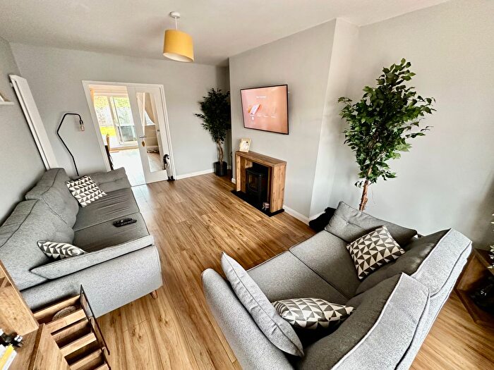 3 Bedroom Semi-detached Bungalow For Sale In Mallard Avenue, Barnby Dun, Doncaster, DN3