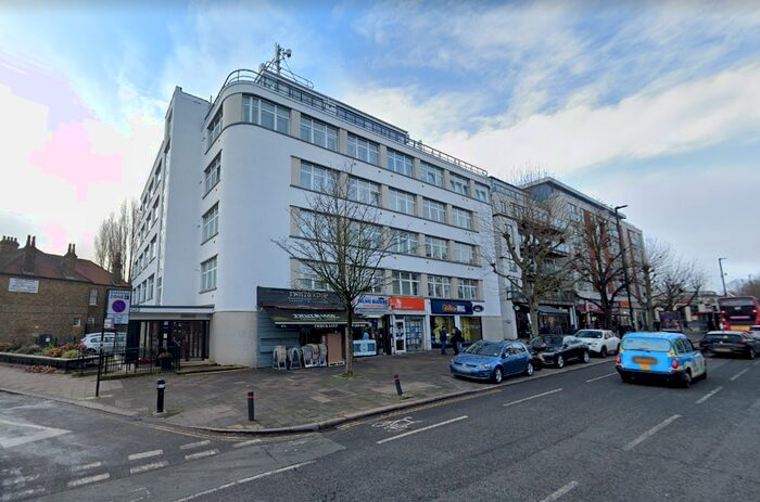 2 Bedroom Flat To Rent In Uxbridge Road, London, W5