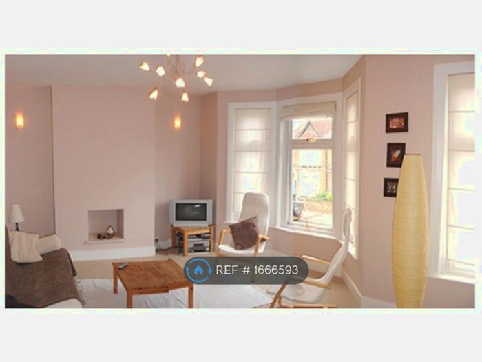 2 Bedroom Flat To Rent In Brockley, London, SE4