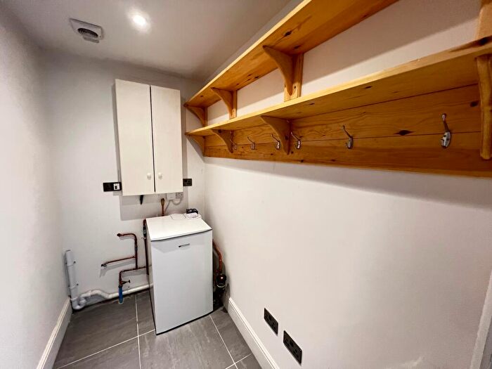 2 Bedroom Barn Conversion To Rent In Welby Warren, Welby, NG32