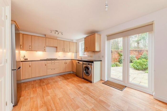 3 Bedroom Semi-Detached House To Rent In King John Street, Fleet, GU51