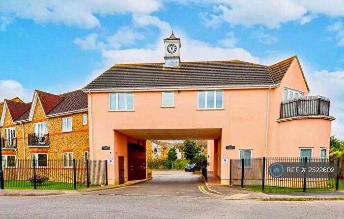 2 Bedroom Flat To Rent In Clayswell Court, Hockley, SS5