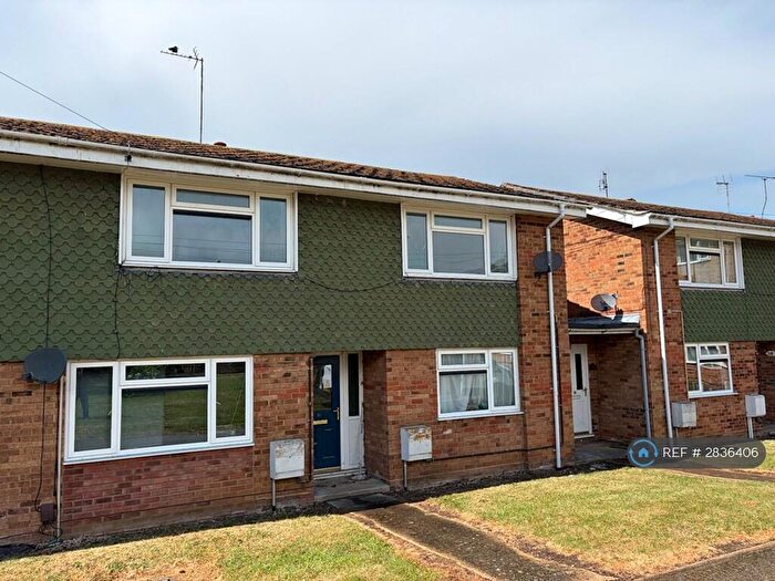 2 Bedroom Flat To Rent In Lammas Gardens, Huntingdon, PE29