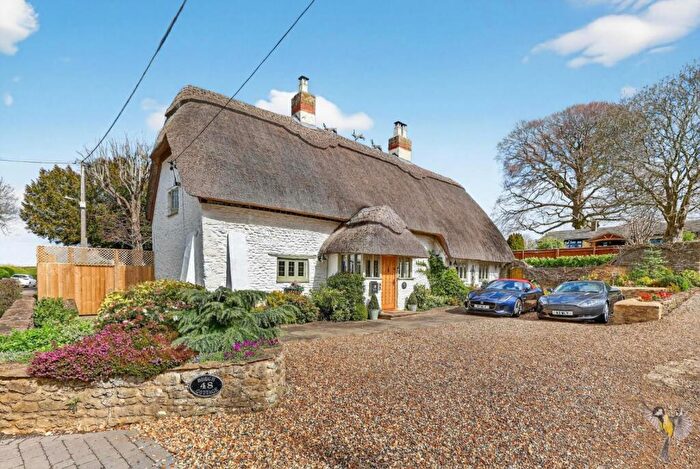 4 Bedroom Cottage For Sale In Trenchard Road, Stanton Fitzwarren, Wiltshire, SN6