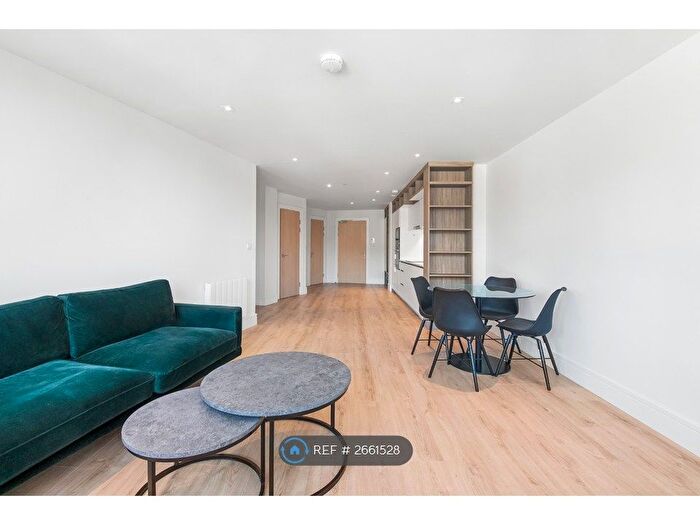 2 Bedroom Flat To Rent In Capella Court, Purley, CR8