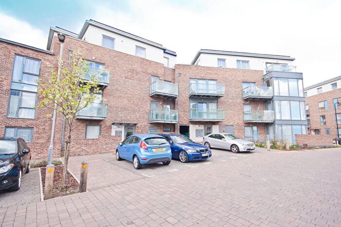 2 Bedroom Flat For Sale In Flat, Lily Close, Pinner, HA5