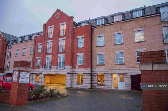 2 Bedroom Flat To Rent In Pickerel Court, Stowmarket, IP14
