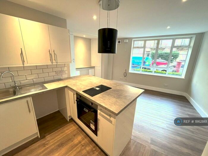 Studio To Rent In Queens Road, Clifton, Bristol, BS8