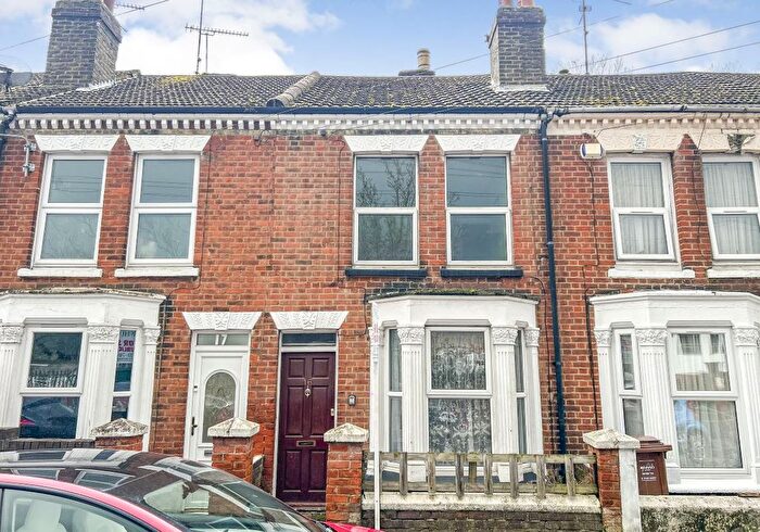 3 Bedroom Terraced House For Sale In Cornwall Road, Gillingham, Kent, ME7