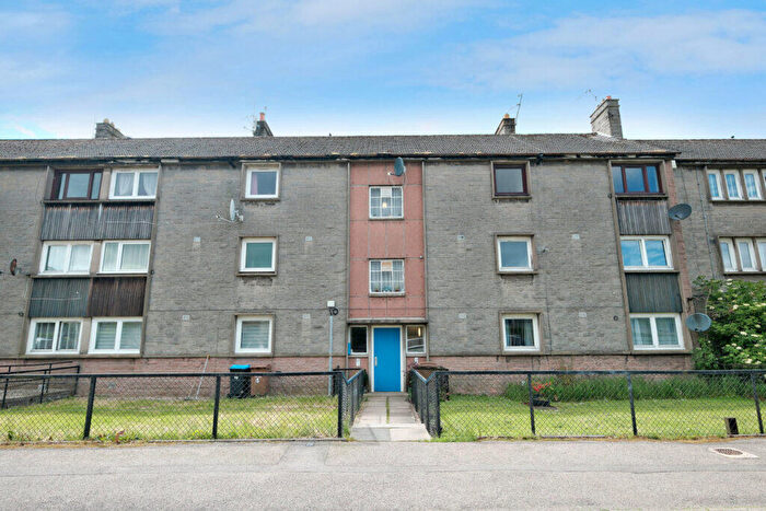 2 Bedroom Flat For Sale In Caiesdykes Drive, Aberdeen, AB12