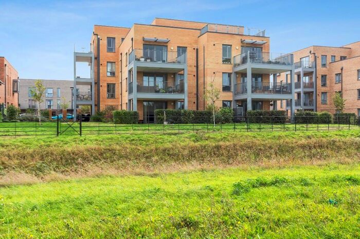 2 Bedroom Apartment For Sale In Renard Way, Cambridge, Cambridgeshire, CB2