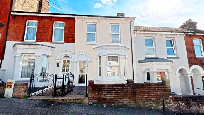 3 Bedroom Terraced House For Sale In Astley Avenue, Dover, CT16