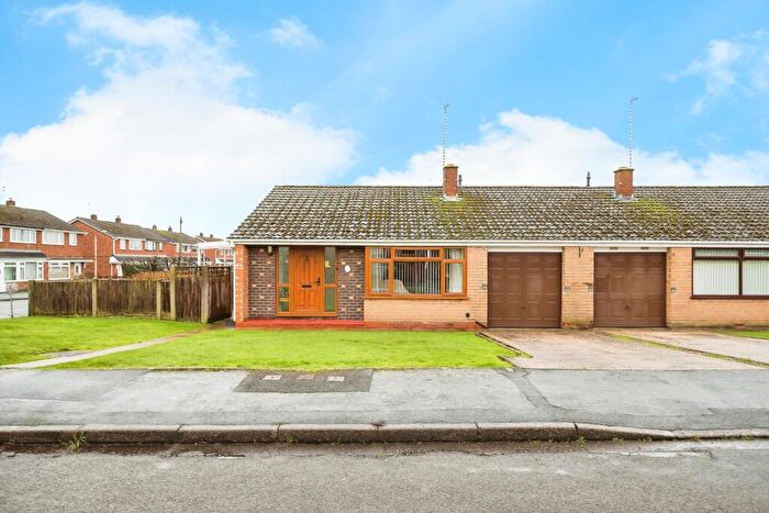 3 Bedroom Bungalow For Sale In Ffordd Tegla, Wrexham, LL12