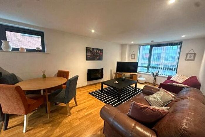 3 Bedroom Flat To Rent In Oldham Street, Liverpool, L1