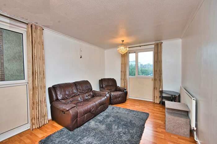 4 Bedroom Flat To Rent In Roman Road, London, E3