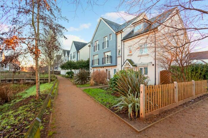 4 Bedroom End Of Terrace House To Rent In The Moors Redhill, RH1