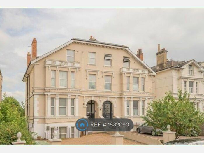 2 Bedroom Flat To Rent In Queens Road, Tunbridge Wells, TN4