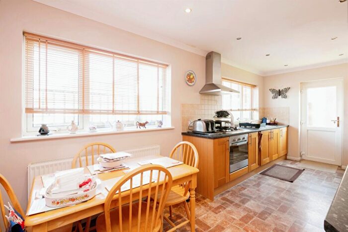 2 Bedroom Detached Bungalow For Sale In Cobald Road, Pevensey Bay, Pevensey, BN24