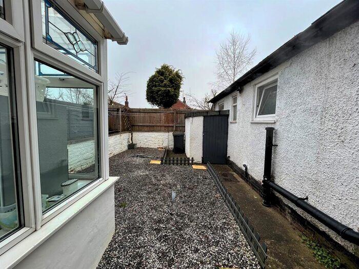 2 Bedroom Semi-Detached House For Sale In Lynncroft, Eastwood, Nottingham, NG16