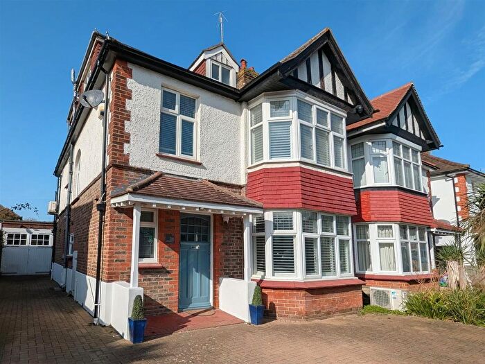 5 Bedroom Semi-Detached House To Rent In Berriedale Avenue, Hove, BN3