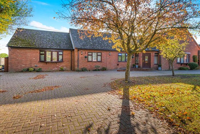 4 Bedroom Detached Bungalow For Sale In Fir Covert Road, Taverham, Norwich, NR8