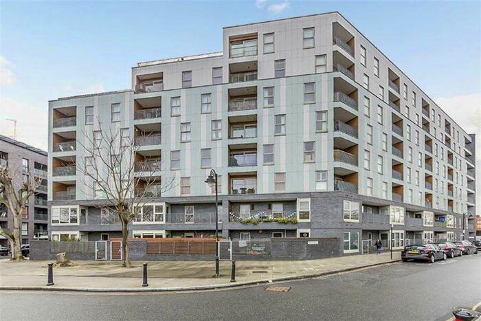 2 Bedroom Flat To Rent In Enid Street, London, SE16