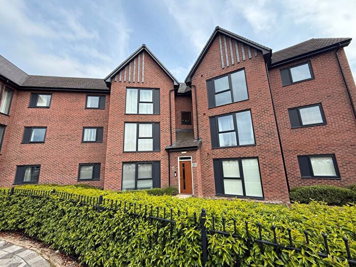 3 Bedroom Flat For Sale In Tay Road, Lubbesthorpe, Leicester, LE19