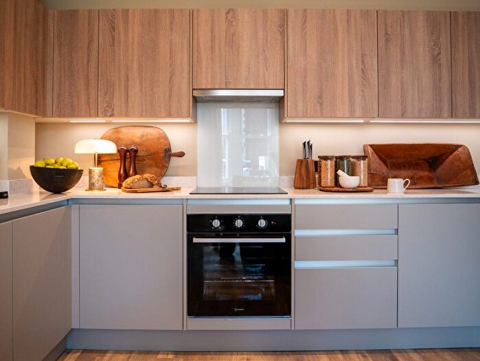 2 Bedroom Flat To Rent In Grove Road South, Southsea, PO5