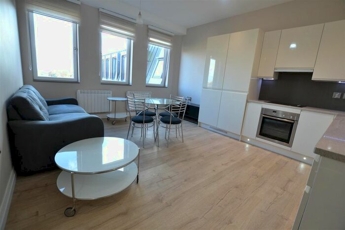 1 Bedroom Flat To Rent In Station House, Yiewsley, UB7