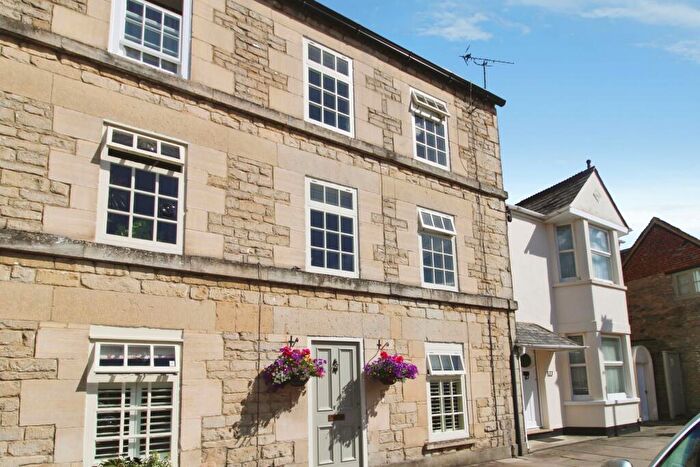 3 Bedroom End Of Terrace House For Sale In High Street, Cricklade, SN6