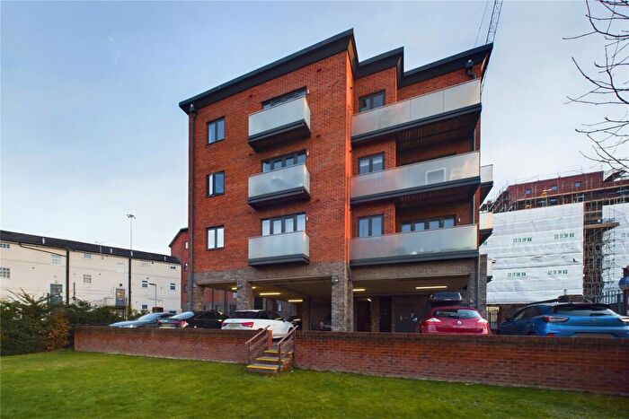 2 Bedroom Apartment For Sale In Weldale Street, Reading, Berkshire, RG1