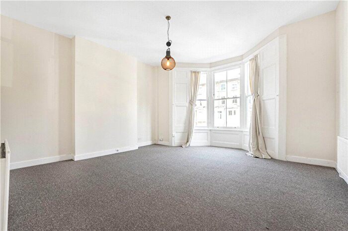 1 Bedroom Apartment To Rent In Colvestone Crescent, Hackney, London, E8