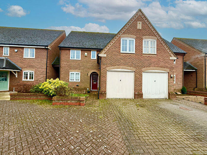 4 Bedroom Semi-Detached House For Sale In Nashs Farm, Aston Abbotts, HP22