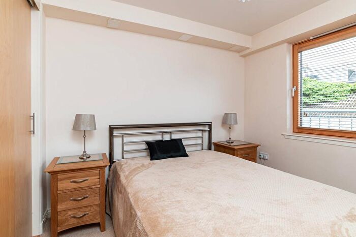 2 Bedroom Flat To Rent In Charlotte Street, Mid Floor, AB25