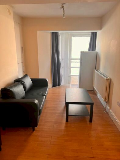 1 Bedroom Flat To Rent In Earls Court Road, London, SW5