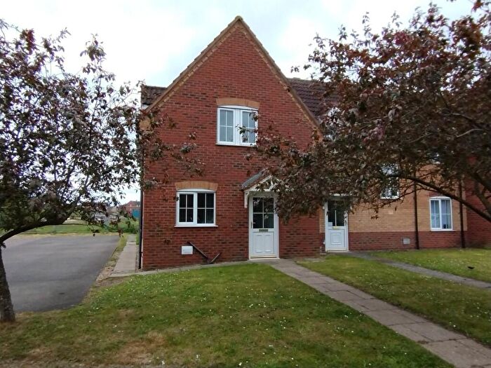 3 Bedroom End Of Terrace House To Rent In Honeysuckle Way, Spalding, PE11
