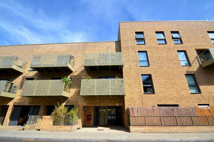 2 Bedroom Flat To Rent In Elmington Road, London, SE5