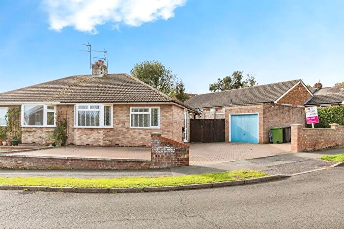 3 Bedroom Semi-Detached Bungalow For Sale In Harvey Road, Wellingborough, NN8