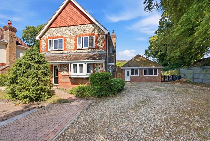 5 Bedroom Detached House For Sale In Hardyfair Close, Weyhill, SP11