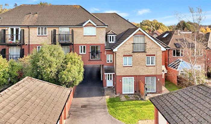 2 Bedroom Maisonette For Sale In Midanbury Lane, Southampton, Hampshire, SO18