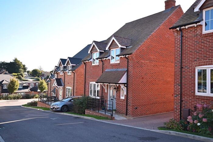 4 Bedroom Detached House To Rent In Alder Grove, Waterlooville, Hampshire, PO8