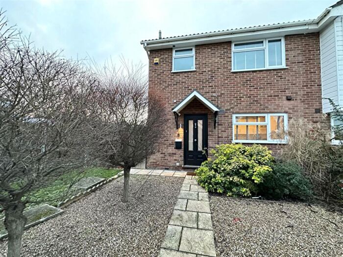 3 Bedroom Semi-Detached House For Sale In Britten Ave, Stowmarket, IP14