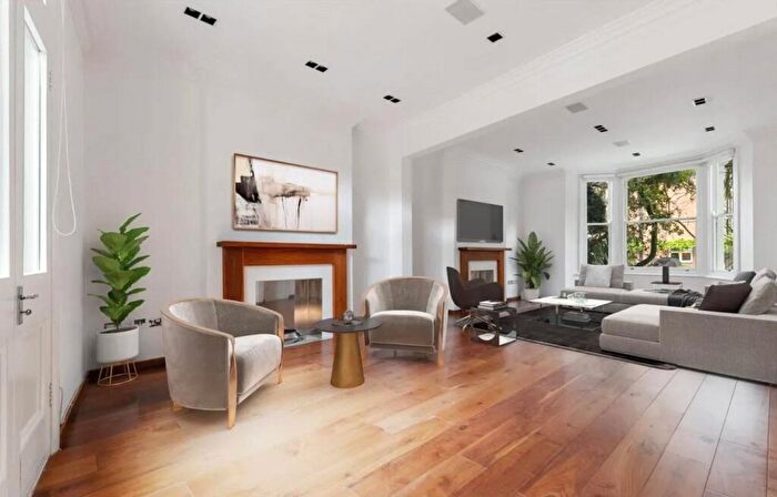 4 Bedroom Semi Detached House To Rent In Hamilton Gardens St. John's Wood, NW8