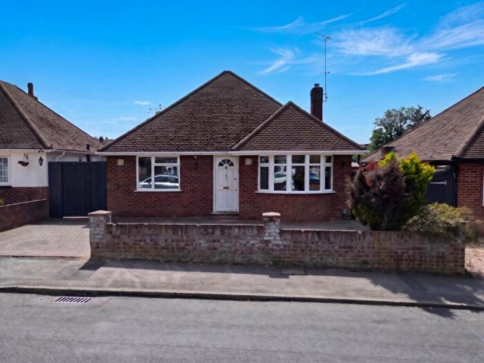 2 Bedroom Detached Bungalow For Sale In Anderson Avenue, Earley, RG6