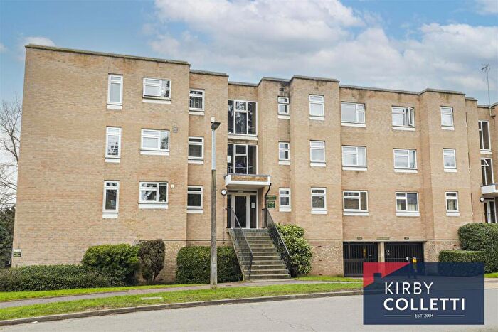 1 Bedroom Flat To Rent In Woodgrange Court, Rawdon Drive, Hoddesdon, Herts, EN11