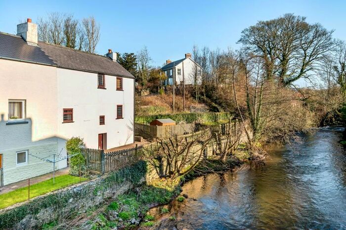 2 Bedroom Cottage For Sale In Sennybridge, Powys, LD3