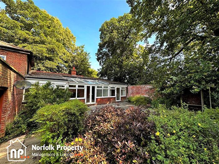 1 Bedroom Cottage To Rent In Stokesby, NR29